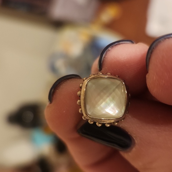 Lagos 14kt/ 925 mother of pearl dublet studs - Picture 4 of 4